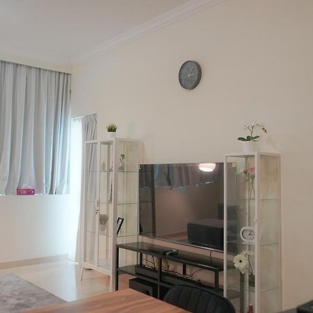 Serenity View: Modern 1BR in Dubai Marina Exterior photo