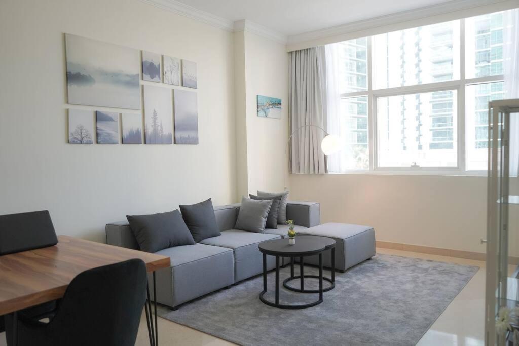 Serenity View: Modern 1BR in Dubai Marina Exterior photo