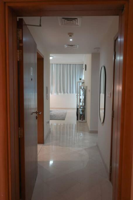 Serenity View: Modern 1BR in Dubai Marina Exterior photo