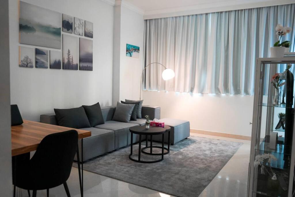 Serenity View: Modern 1BR in Dubai Marina Exterior photo