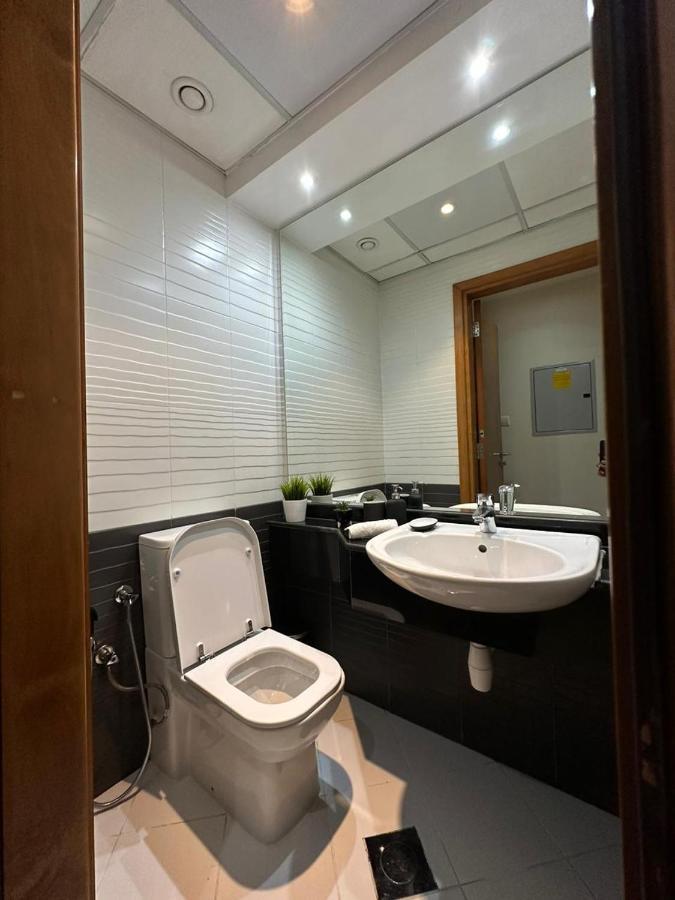 Serenity View: Modern 1BR in Dubai Marina Exterior photo