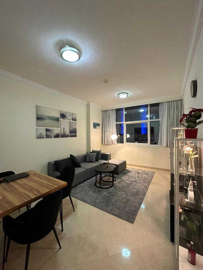 Serenity View: Modern 1BR in Dubai Marina Exterior photo